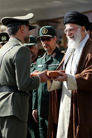تشکر از فرماندهان و اساتید ارتش