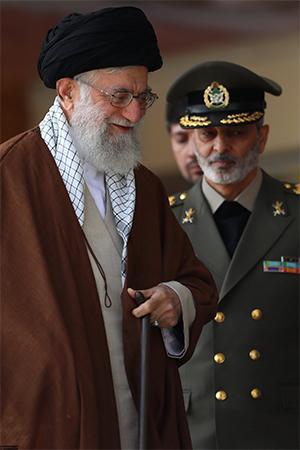 ارایه گزارش امیر سرلشکر موسوی ، فرمانده کل ارتش