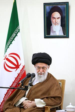 بیانات رهبر انقلاب در دیدار دست اندر کاران کنگره بزرگداشت آیت الله سید مصطفی خمینی